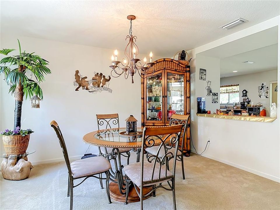 На продажу: $329,900 (4 спален, 2 ванн, 1806 Квадратных фут)