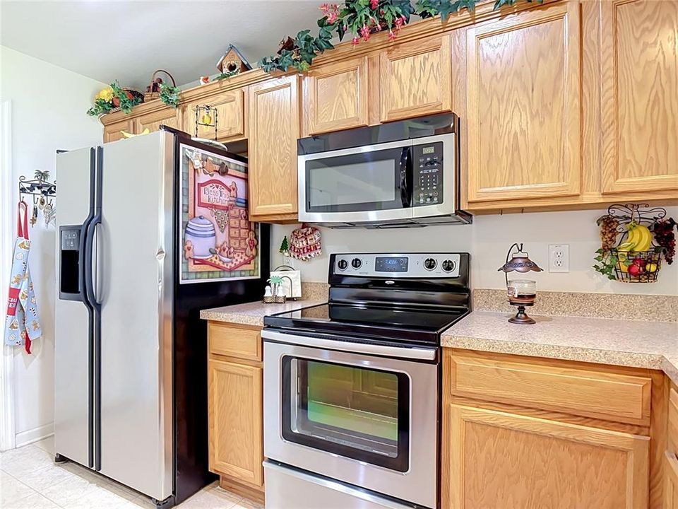 На продажу: $329,900 (4 спален, 2 ванн, 1806 Квадратных фут)