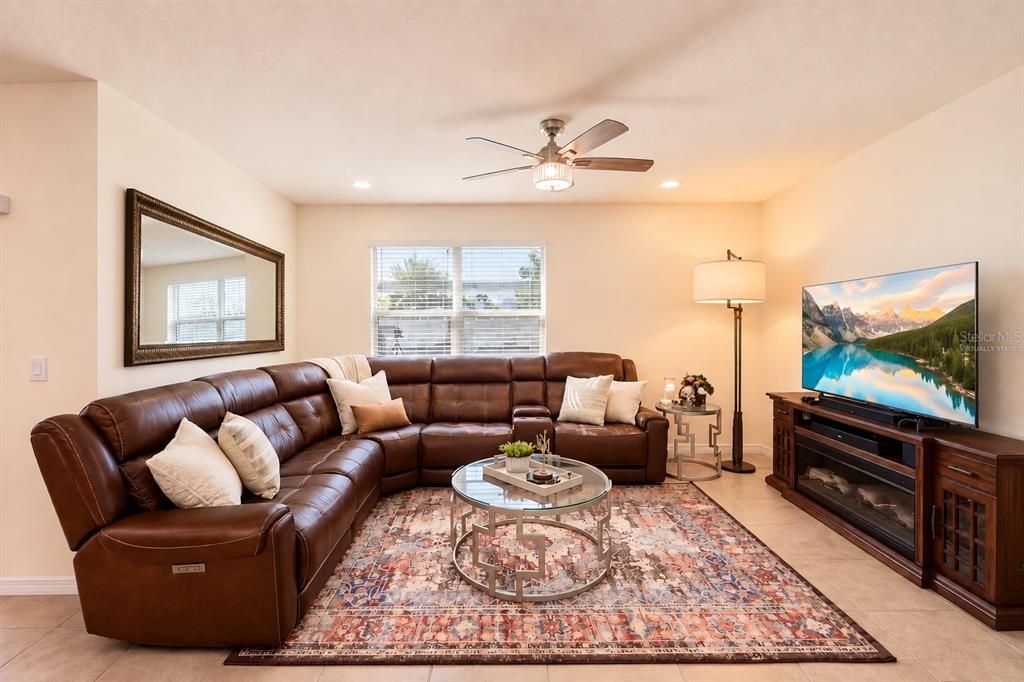 For Sale: $410,000 (4 beds, 2 baths, 1815 Square Feet)