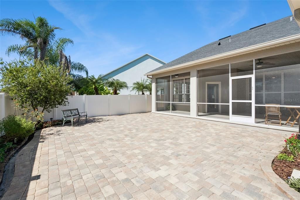For Sale: $579,900 (3 beds, 2 baths, 2589 Square Feet)
