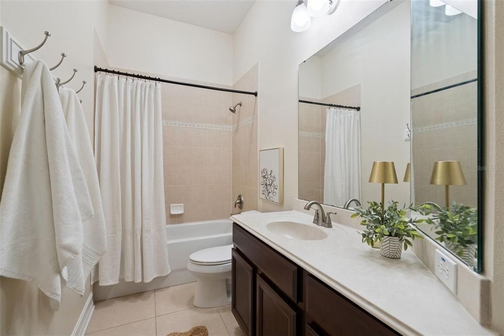 For Sale: $579,900 (3 beds, 2 baths, 2589 Square Feet)