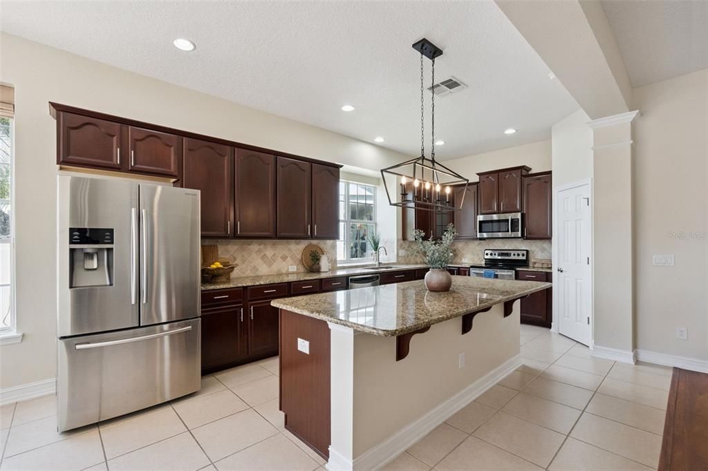 For Sale: $579,900 (3 beds, 2 baths, 2589 Square Feet)