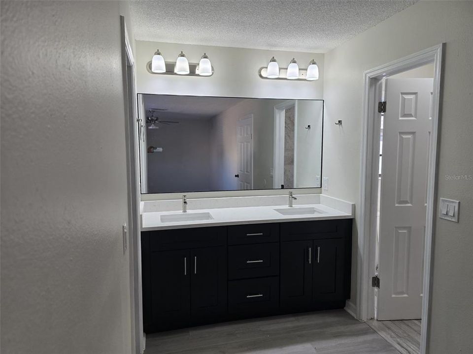 For Sale: $439,900 (4 beds, 2 baths, 2020 Square Feet)