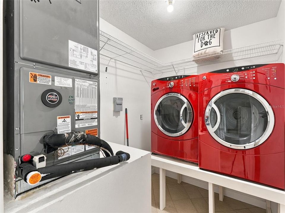En Venta: $499,000 (4 camas, 2 baños, 2956 Pies cuadrados)
