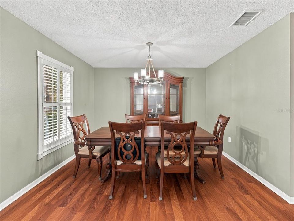 En Venta: $499,000 (4 camas, 2 baños, 2956 Pies cuadrados)