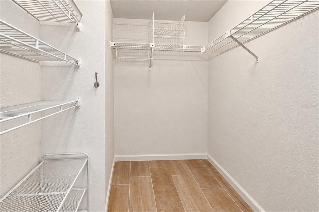 For Sale: $265,000 (2 beds, 2 baths, 1111 Square Feet)