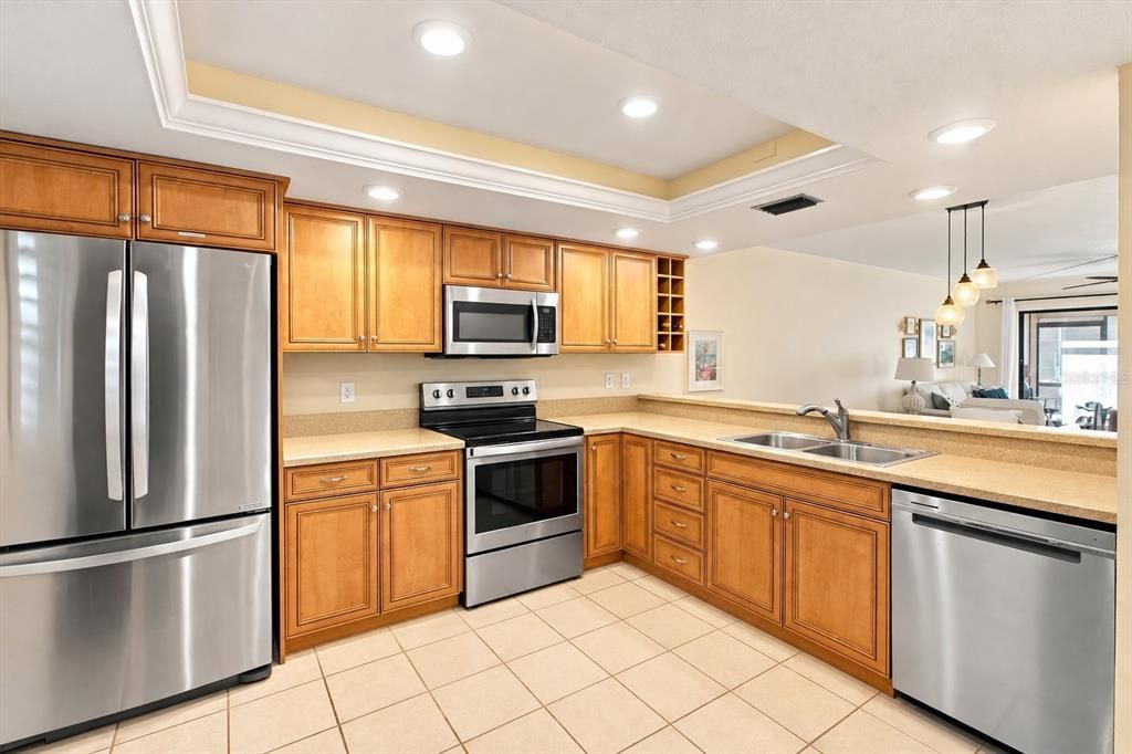 For Sale: $265,000 (2 beds, 2 baths, 1111 Square Feet)