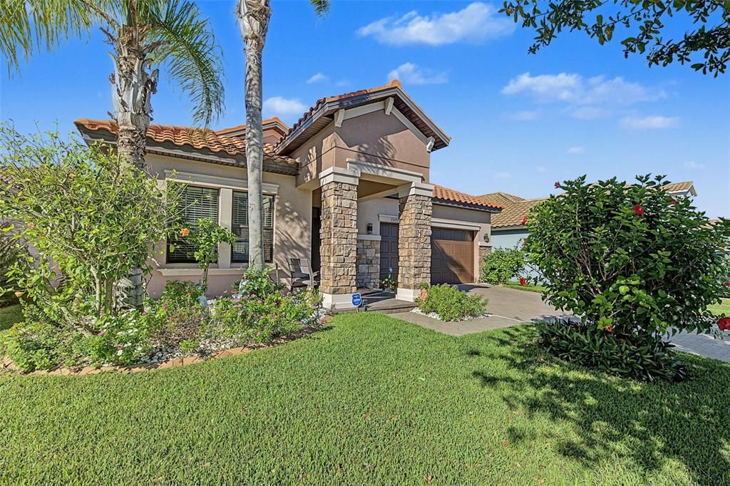For Sale: $366,999 (3 beds, 2 baths, 1971 Square Feet)