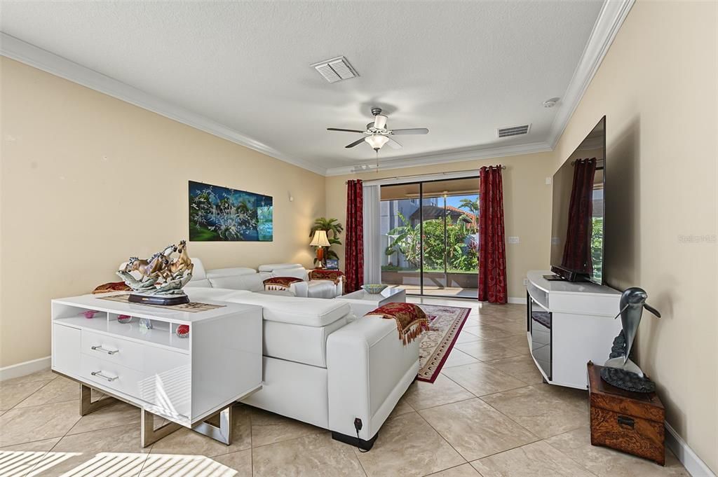 For Sale: $366,999 (3 beds, 2 baths, 1971 Square Feet)