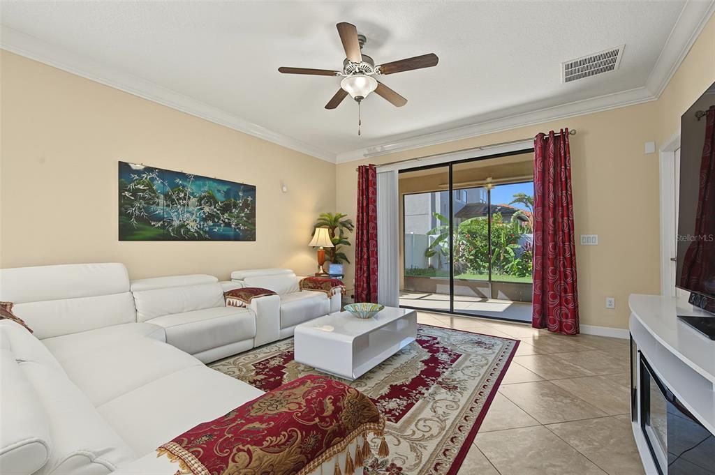 For Sale: $366,999 (3 beds, 2 baths, 1971 Square Feet)