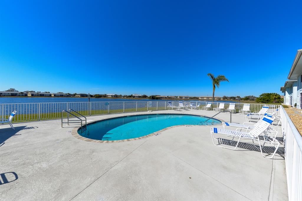 На продажу: $139,000 (2 спален, 2 ванн, 1250 Квадратных фут)