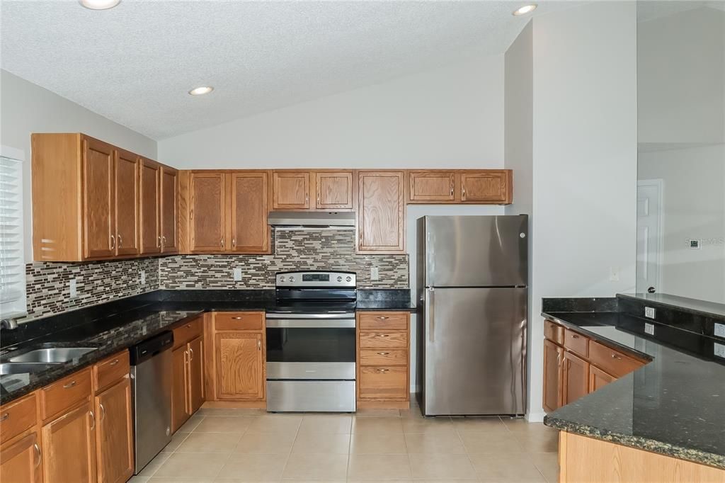 En Venta: $285,000 (3 camas, 2 baños, 1870 Pies cuadrados)