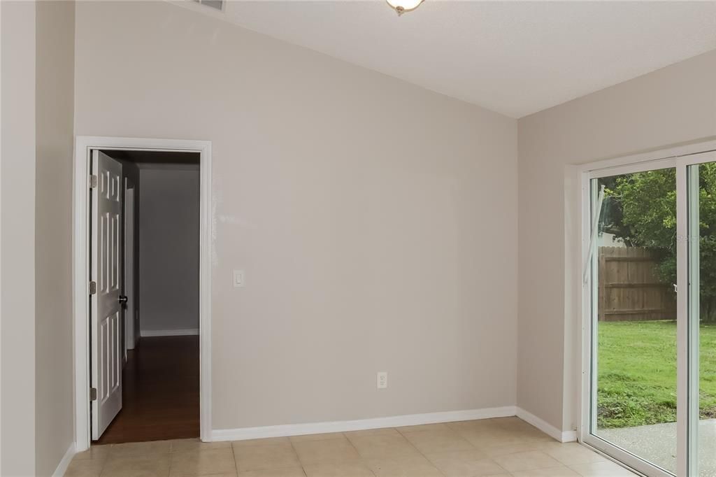 En Venta: $285,000 (3 camas, 2 baños, 1870 Pies cuadrados)