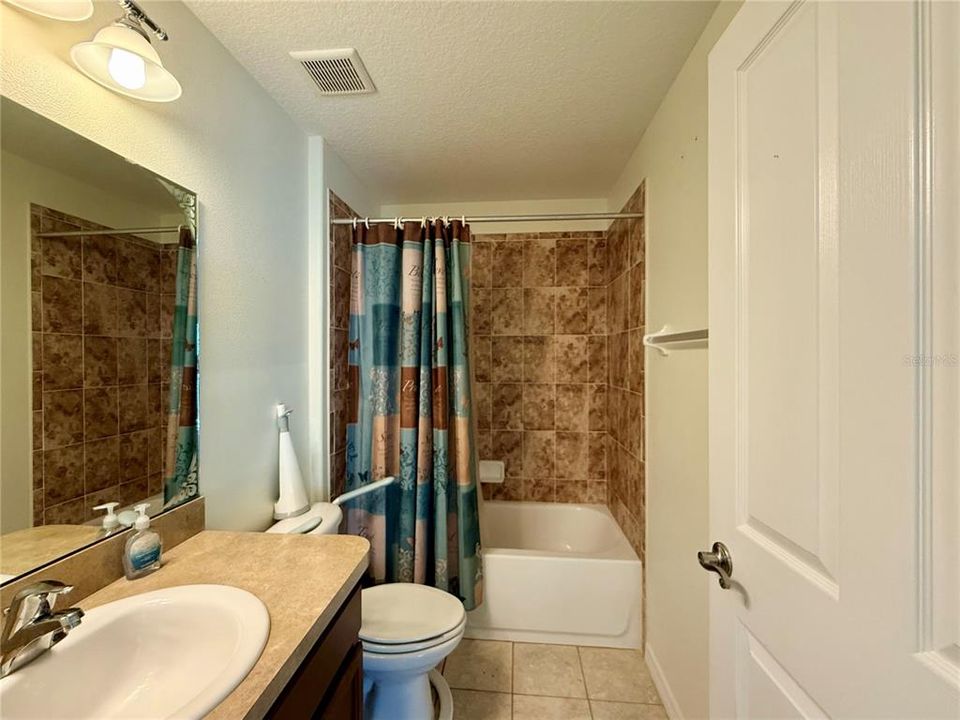En Venta: $218,849 (3 camas, 2 baños, 1571 Pies cuadrados)