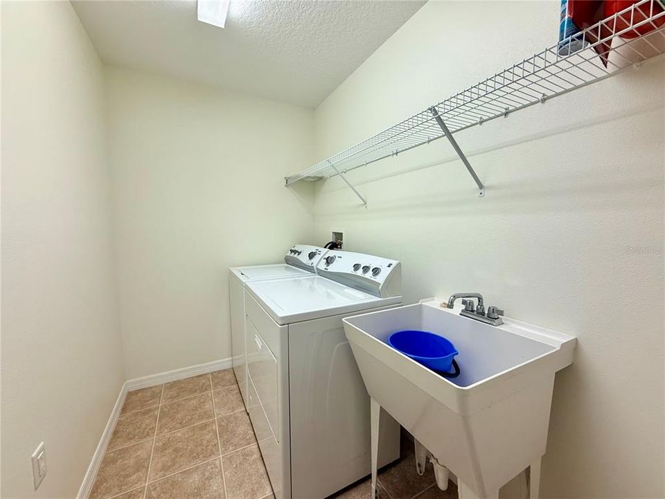 En Venta: $218,849 (3 camas, 2 baños, 1571 Pies cuadrados)