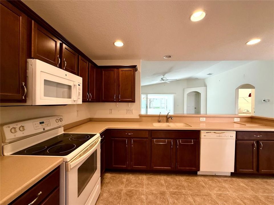 En Venta: $218,849 (3 camas, 2 baños, 1571 Pies cuadrados)