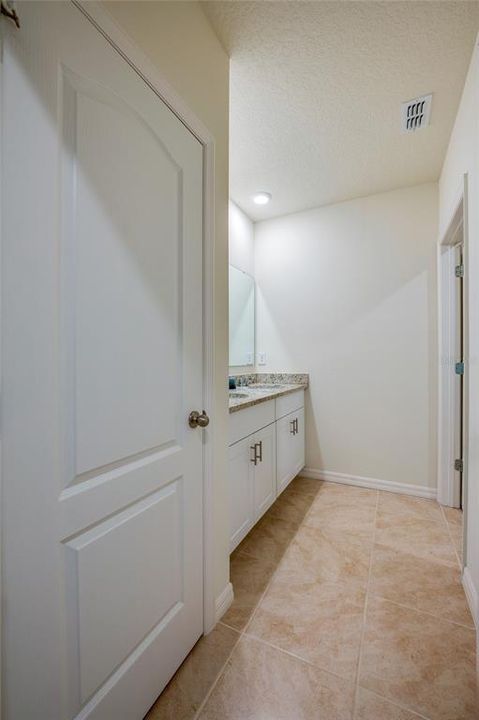 For Sale: $455,000 (5 beds, 3 baths, 2594 Square Feet)