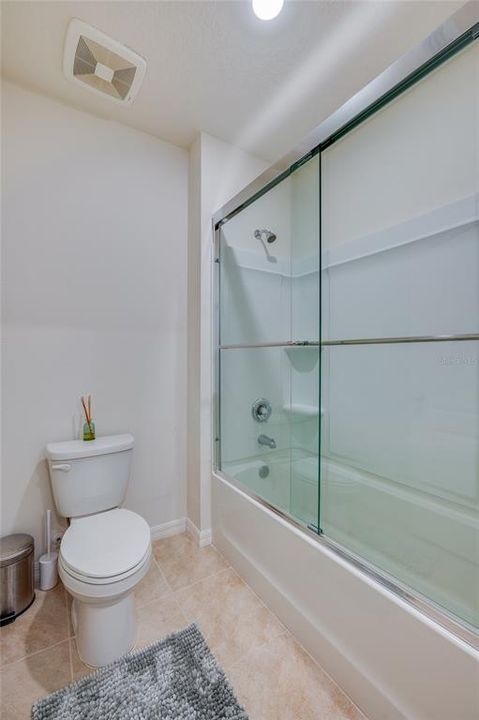 For Sale: $455,000 (5 beds, 3 baths, 2594 Square Feet)