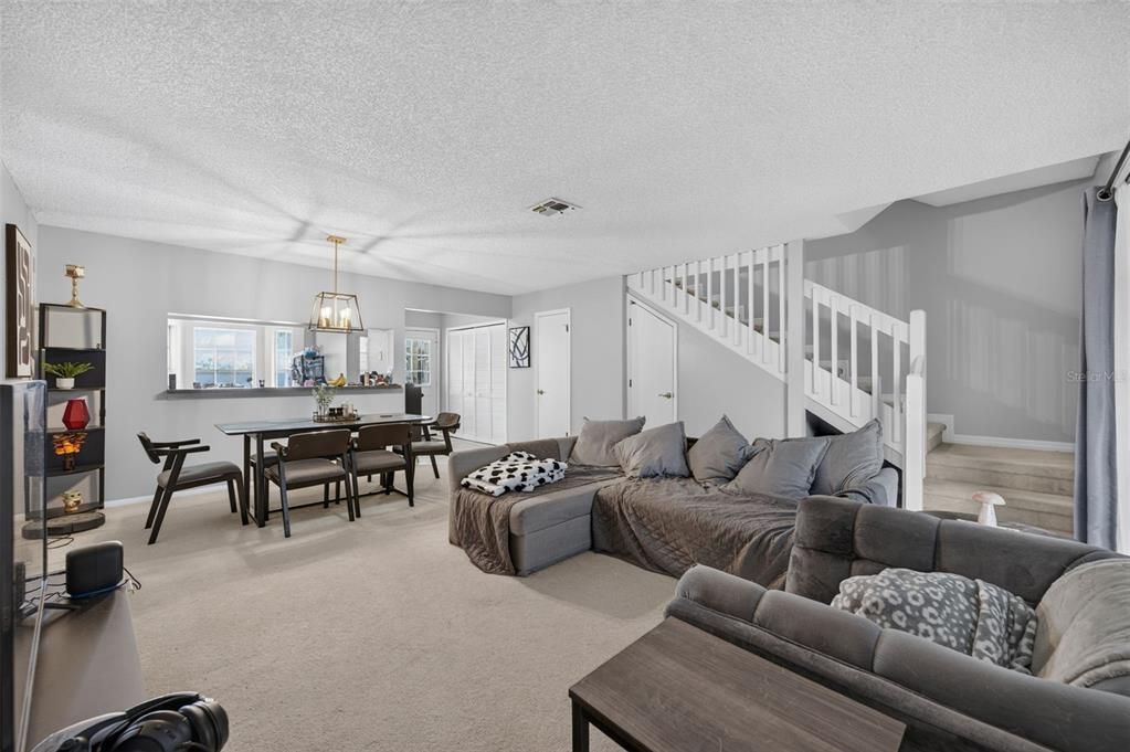 For Sale: $198,500 (2 beds, 2 baths, 1309 Square Feet)