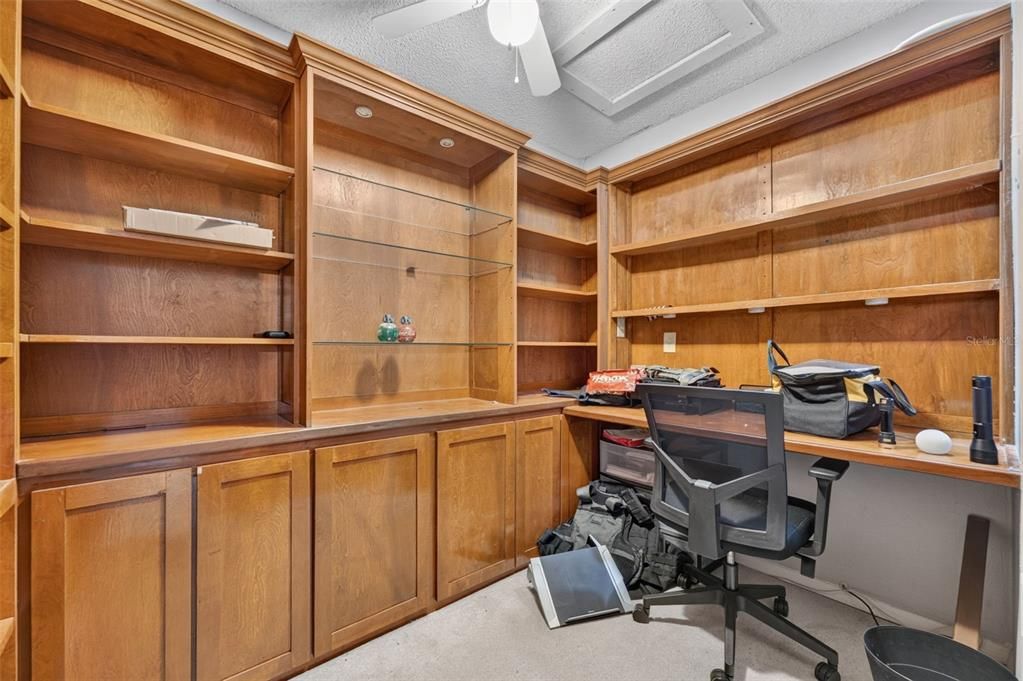 For Sale: $198,500 (2 beds, 2 baths, 1309 Square Feet)