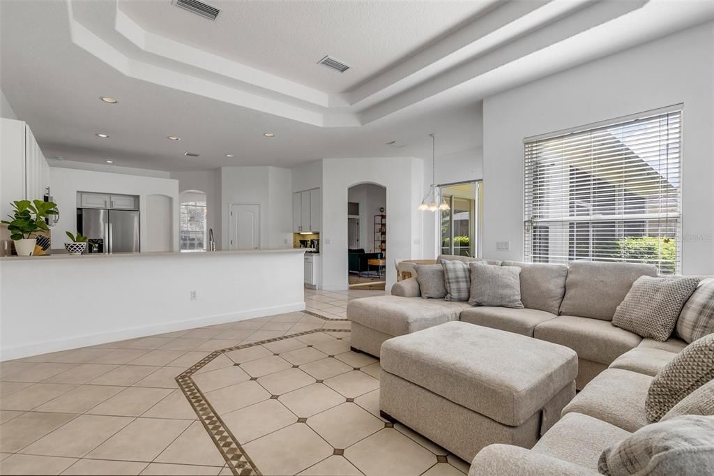 En Venta: $498,500 (3 camas, 2 baños, 2410 Pies cuadrados)