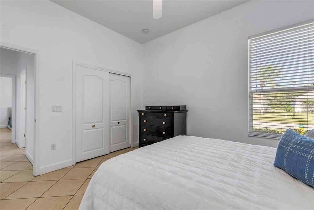 En Venta: $498,500 (3 camas, 2 baños, 2410 Pies cuadrados)