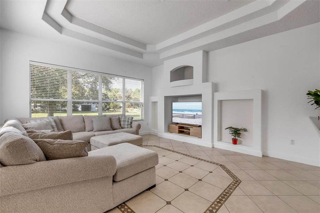 En Venta: $498,500 (3 camas, 2 baños, 2410 Pies cuadrados)