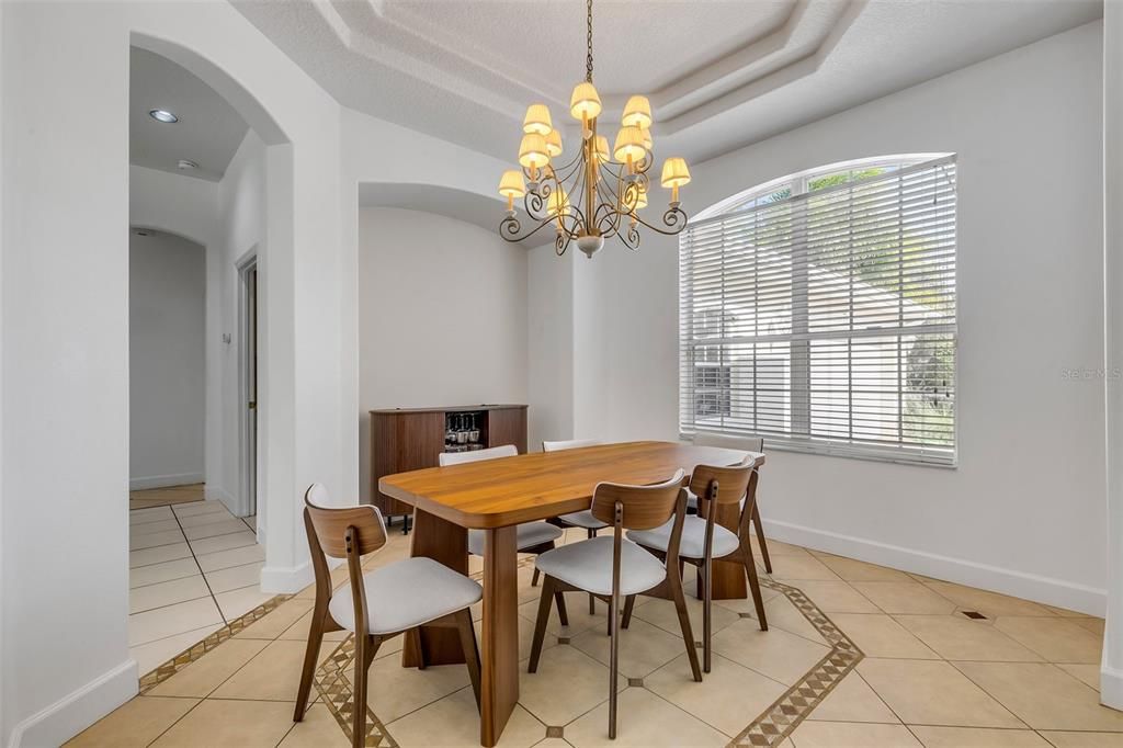 En Venta: $498,500 (3 camas, 2 baños, 2410 Pies cuadrados)