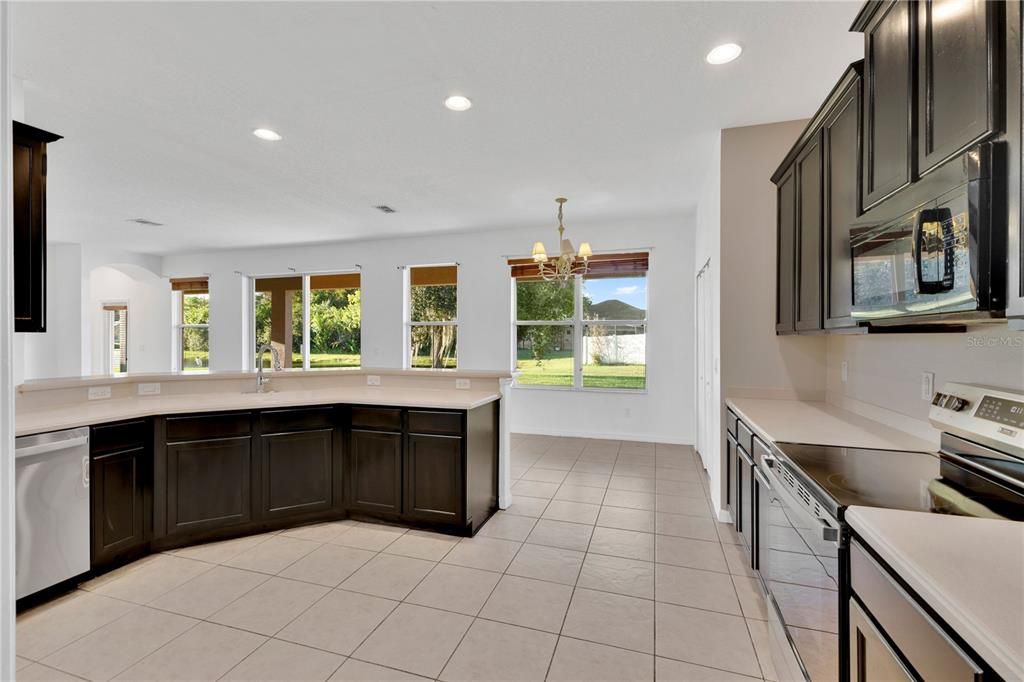En Venta: $519,900 (4 camas, 3 baños, 3447 Pies cuadrados)