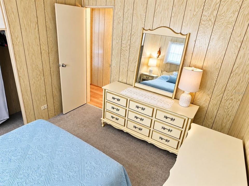 На продажу: $124,900 (2 спален, 2 ванн, 1396 Квадратных фут)