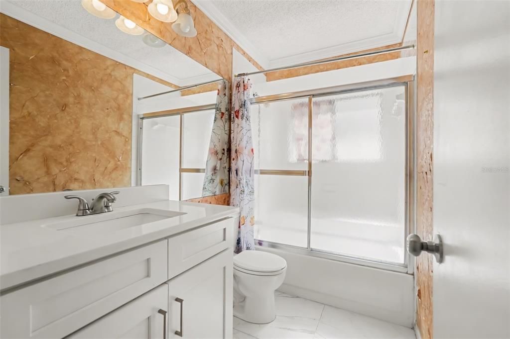 На продажу: $379,900 (3 спален, 2 ванн, 1632 Квадратных фут)