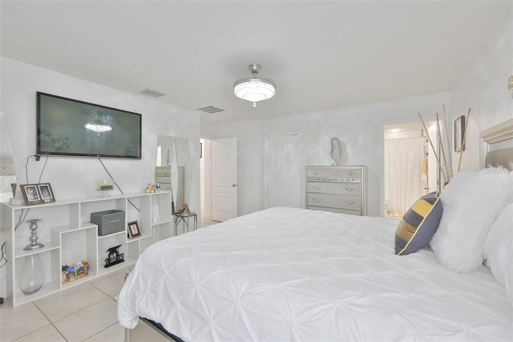 En Venta: $347,500 (3 camas, 2 baños, 1749 Pies cuadrados)