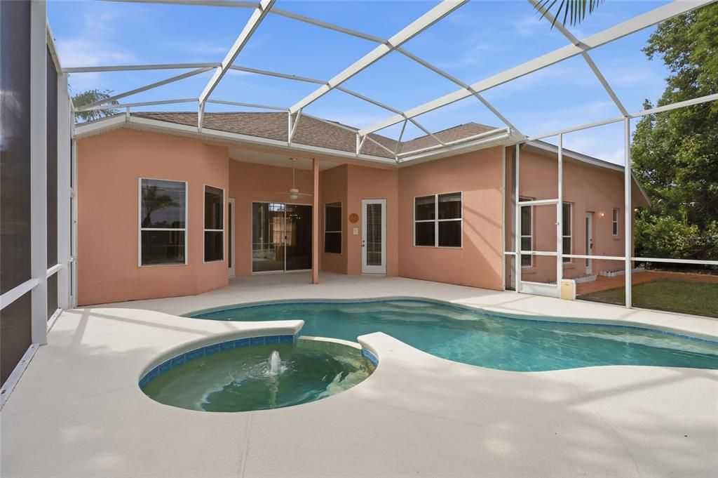 For Sale: $500,000 (4 beds, 3 baths, 2363 Square Feet)