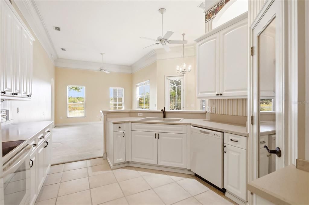 For Sale: $500,000 (4 beds, 3 baths, 2363 Square Feet)