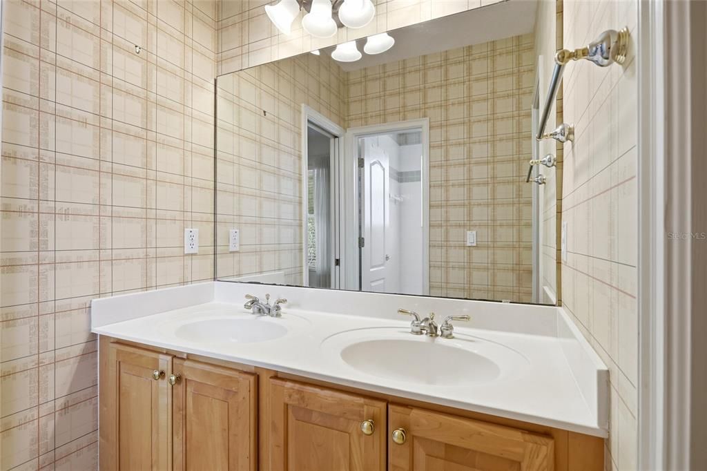 For Sale: $500,000 (4 beds, 3 baths, 2363 Square Feet)