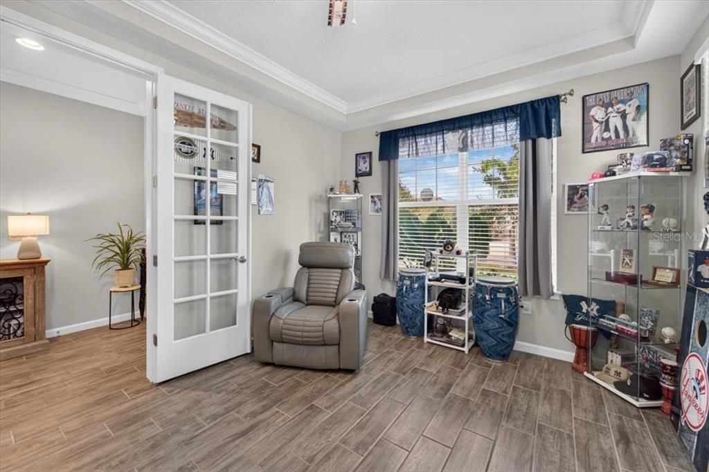 For Sale: $495,000 (3 beds, 2 baths, 2032 Square Feet)