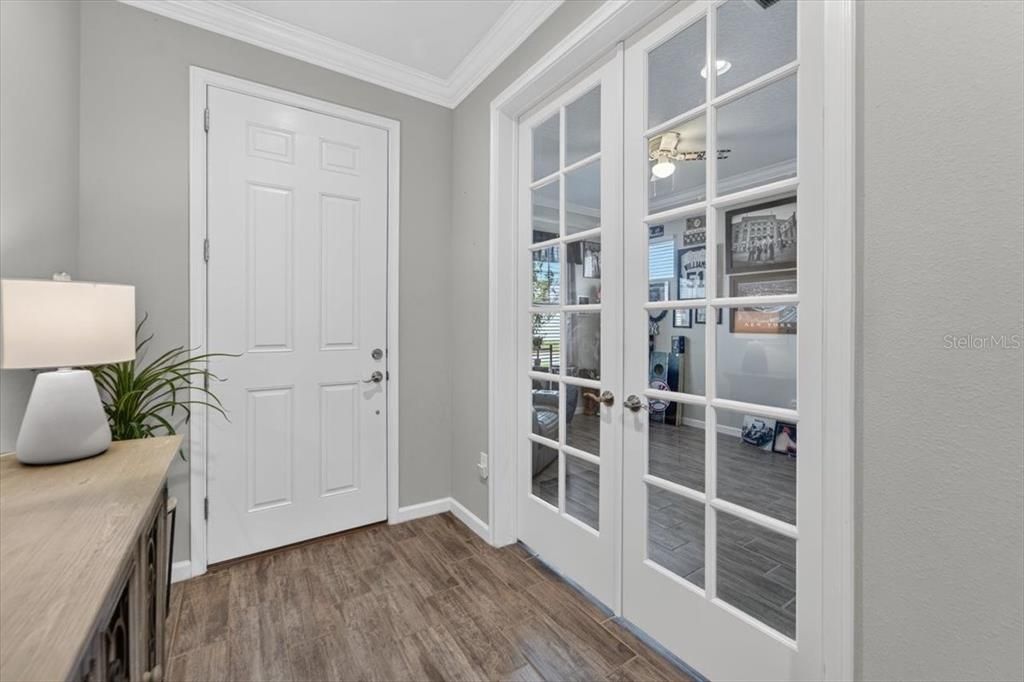 For Sale: $495,000 (3 beds, 2 baths, 2032 Square Feet)