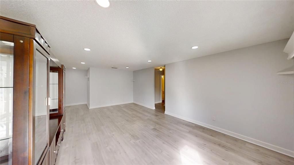 En Venta: $199,900 (2 camas, 2 baños, 1571 Pies cuadrados)
