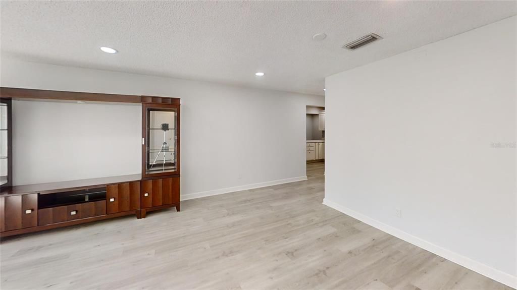 En Venta: $199,900 (2 camas, 2 baños, 1571 Pies cuadrados)
