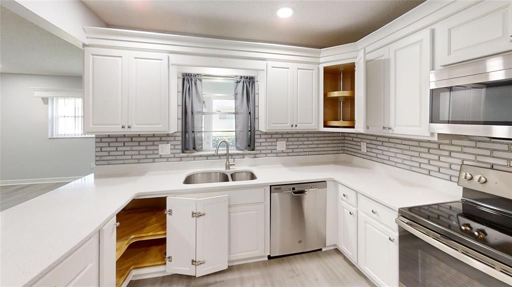 En Venta: $199,900 (2 camas, 2 baños, 1571 Pies cuadrados)