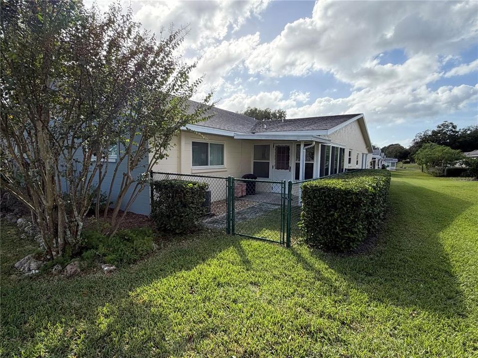 En Venta: $199,900 (2 camas, 2 baños, 1571 Pies cuadrados)