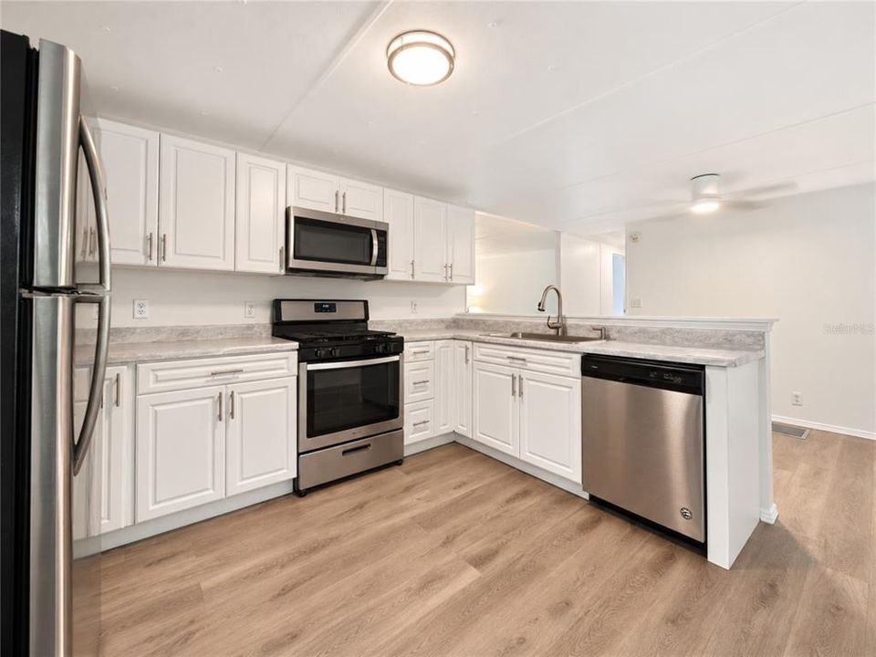 For Sale: $145,900 (3 beds, 2 baths, 1104 Square Feet)