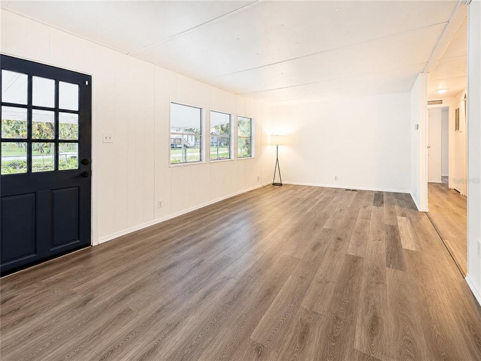 For Sale: $145,900 (3 beds, 2 baths, 1104 Square Feet)