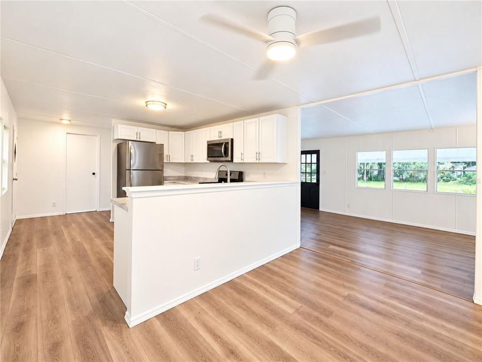For Sale: $145,900 (3 beds, 2 baths, 1104 Square Feet)