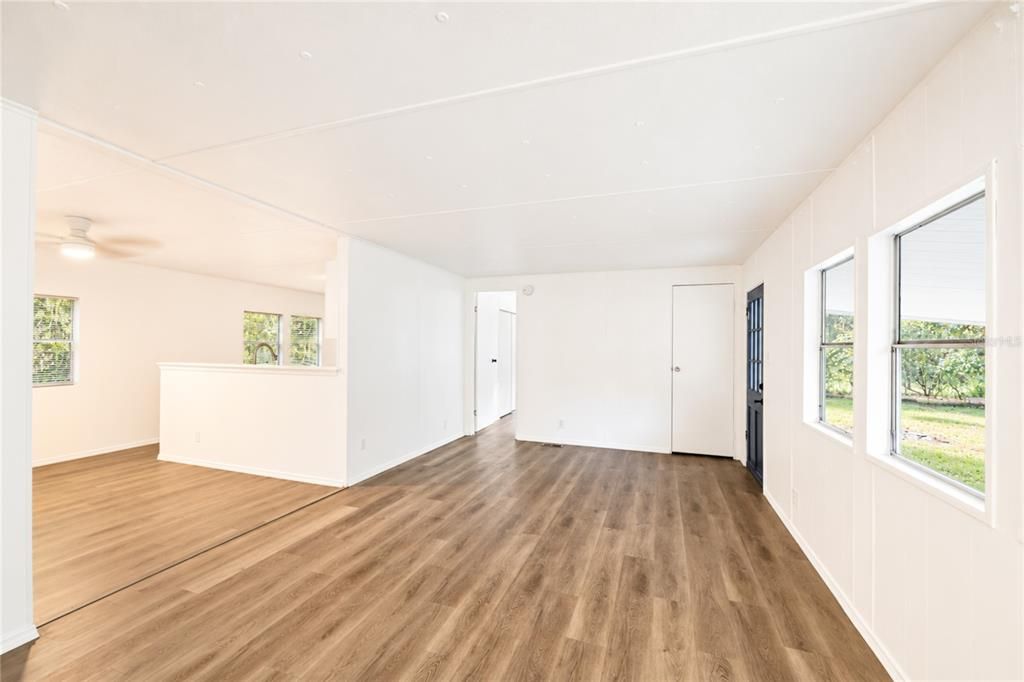 For Sale: $145,900 (3 beds, 2 baths, 1104 Square Feet)