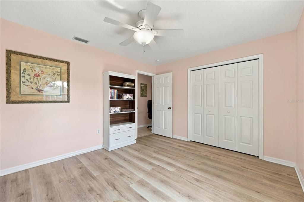 На продажу: $289,000 (3 спален, 2 ванн, 1421 Квадратных фут)