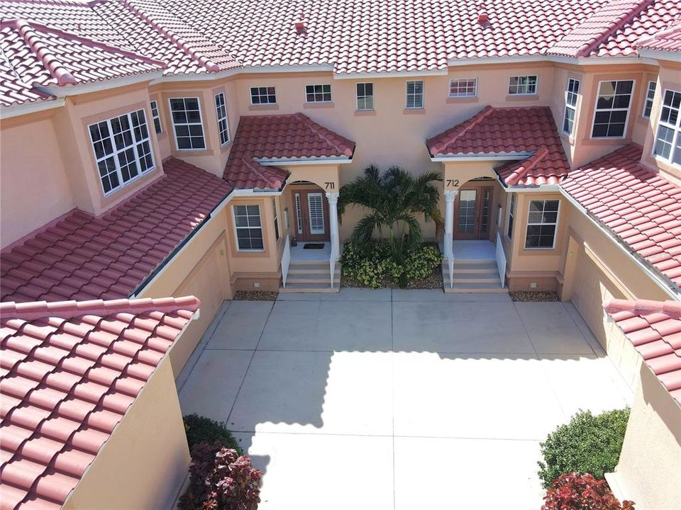For Sale: $299,900 (3 beds, 2 baths, 1883 Square Feet)