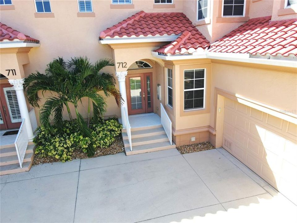 For Sale: $299,900 (3 beds, 2 baths, 1883 Square Feet)