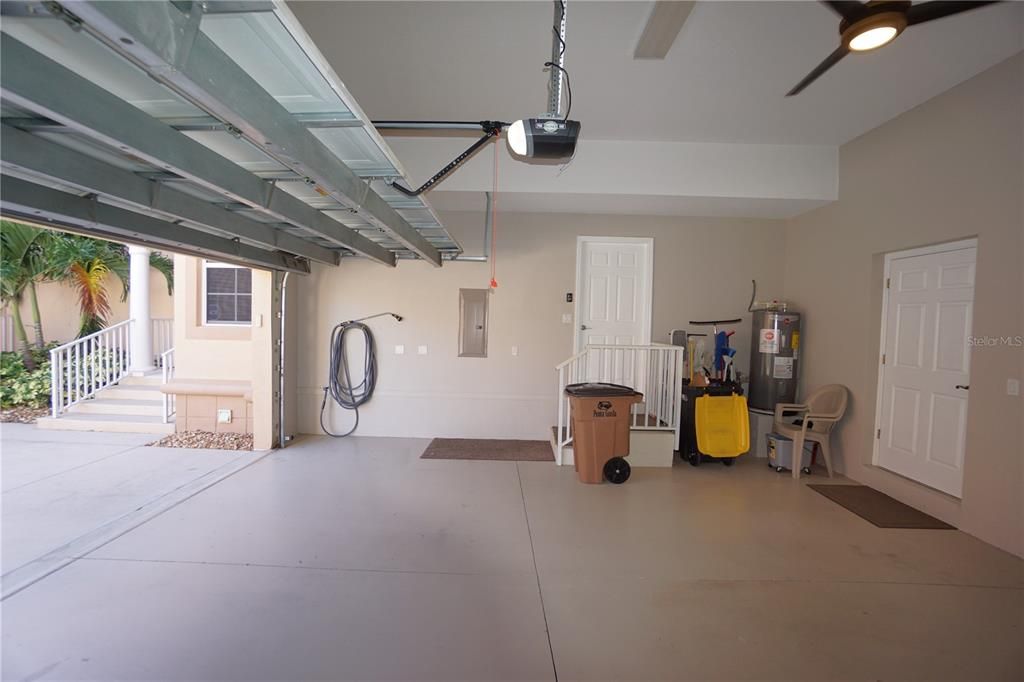 For Sale: $299,900 (3 beds, 2 baths, 1883 Square Feet)