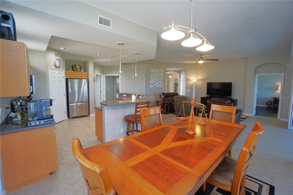 For Sale: $299,900 (3 beds, 2 baths, 1883 Square Feet)